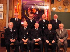 Das Bild zeigt nicht alle aktuellen Mitglieder der Ehrenabteilung sondern den Stand von 2002