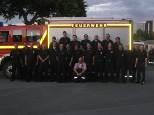 Die teilnehmenden Gruppen der Feuerwehr Bad Salzuflen, in der Mitte Verbandsführer Rüdiger Dittmann