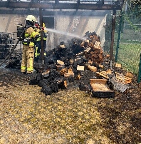 EB 404 „Feuer 3 – brennt Holzstapel“ OT Bad Salzuflen