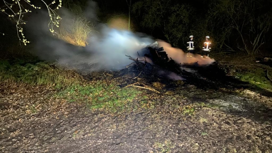 EB 256 „Feuer Fläche/Wald 2 – Feuer und Rauch aus dem Wald zu erkennen“ OT Wüsten