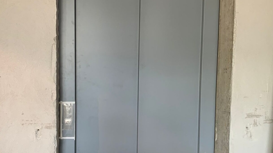 EB 330 „TH 1 – Person in Aufzug“ OT Bad Salzuflen