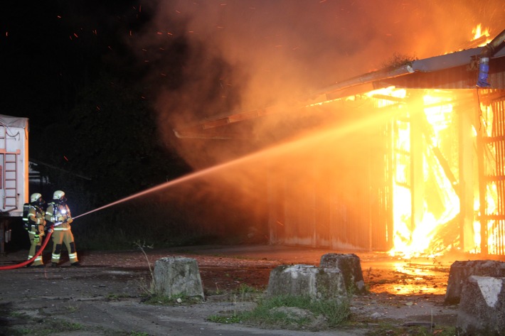 EB 690 “ Feuer 4 – brennt Industrie/Lagerhalle“ OT Schötmar