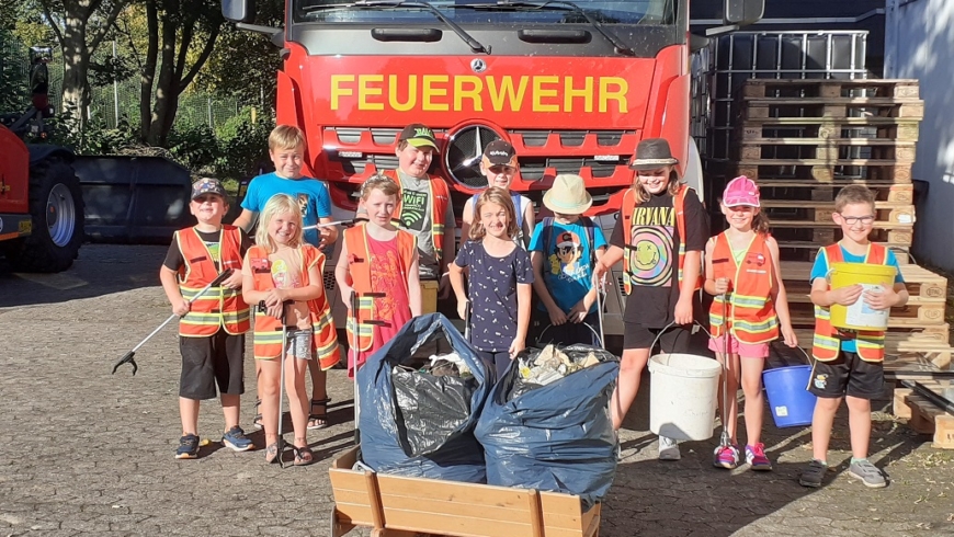 Kinderfeuerwehr sorgt in Schötmar für Ordnung