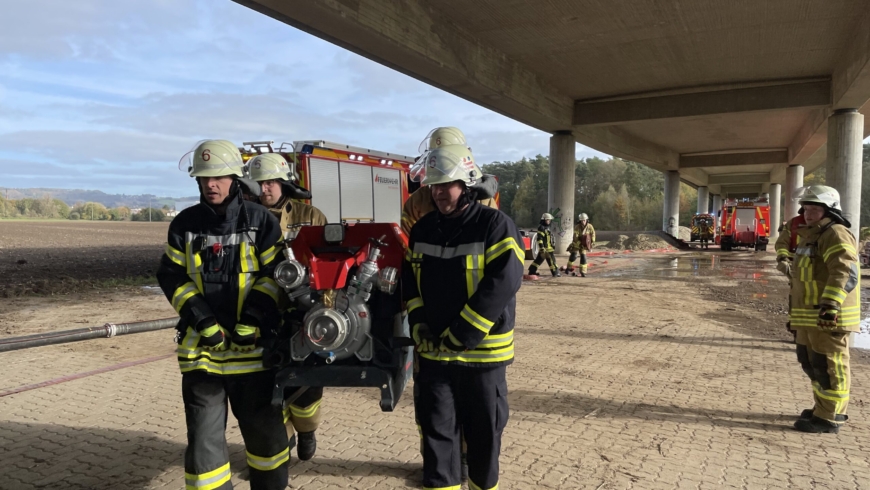 Übungsszenarien geben realistischen Einblick in die Feuerwehr-Arbeit