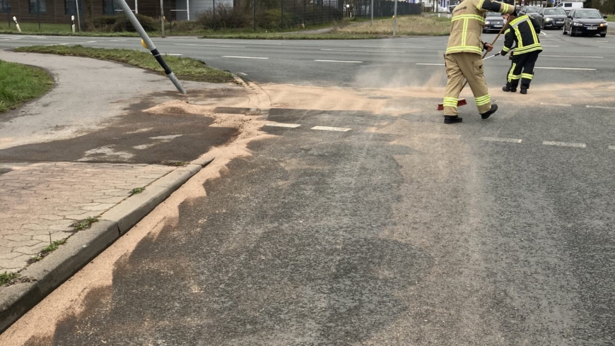 EB 205 „TH 1 – Ölschaden nach Verkehrsunfall“ OT Schötmar