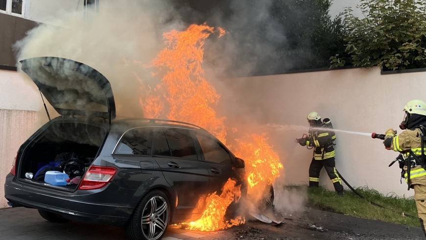 EB 737 „Feuer 1 – PKW-Brand“ OT Bad Salzuflen