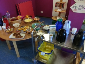 Die Kindergärtnerinnen des Johanniter-Kindergartens “Regenbogen” sorgten für uns “wie eine Mutter”, und das 24 Stunden am Tag. Hierfür ein ganz dickes DANKESCHÖN! 