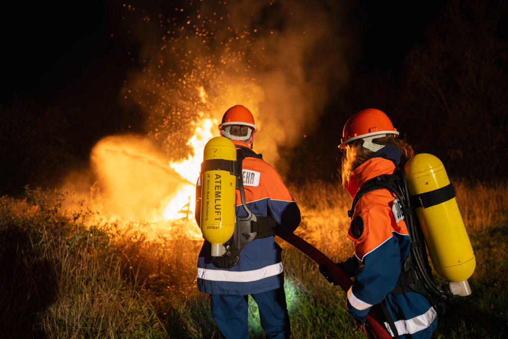 24-Stunden-Dienst der Jugendfeuerwehr Gruppe 3: Spannung, Ausbildung und Teamgeist rund um die Uhr
