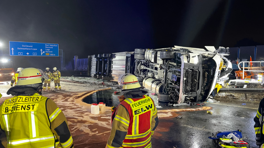 EB 013 „TH P-klemmt1 – LKW liegt auf der Leitplanke“ OT BAB A2