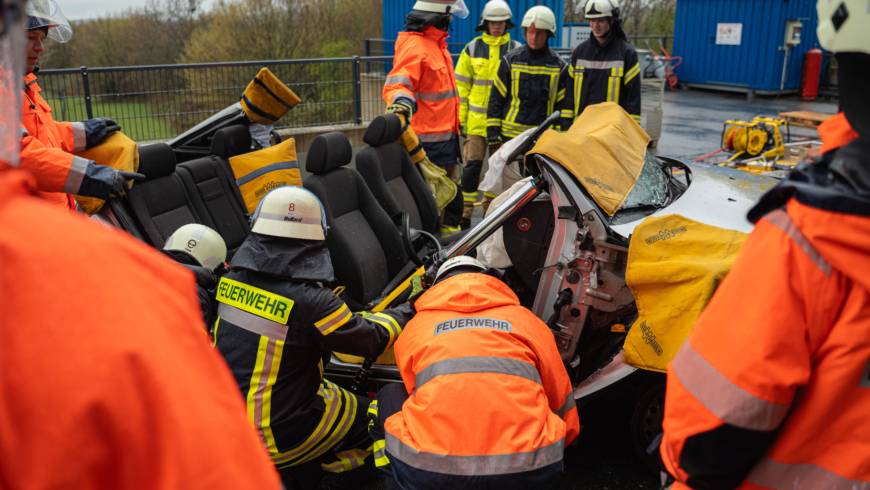 Grundausbildung Technische Hilfe: 36 Einsatzkräfte bestehen Modul 4 auf der Feuerwache Bad Salzuflen